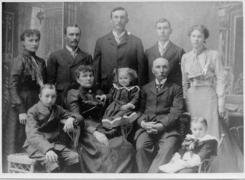 Peter Deed Flansburg and Family